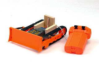http://3.bp.blogspot.com/_waQ0UJKlI-E/StOKMR6U_-I/AAAAAAAAAAM/mXzTTXOw-ZM/s320/tamiya_bulldozer.jpg