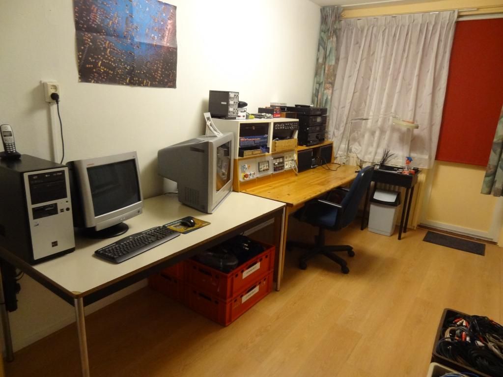 http://img.photobucket.com/albums/v643/Twan1983/Herinrichting%20hobbykamer%202013/DSC00542_zpsbb096b98.jpg