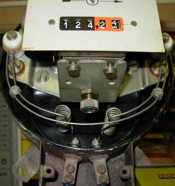 http://prosje.be/CO/Fotos/DC-kWh-meterOnderKl.jpg