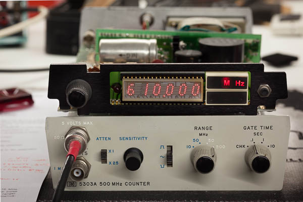 http://www.miedema.dyndns.org/fmpics/Circuits_online/HP5303A/IMG_3694__HP_5303A_counting_610MHz-600pix.jpg