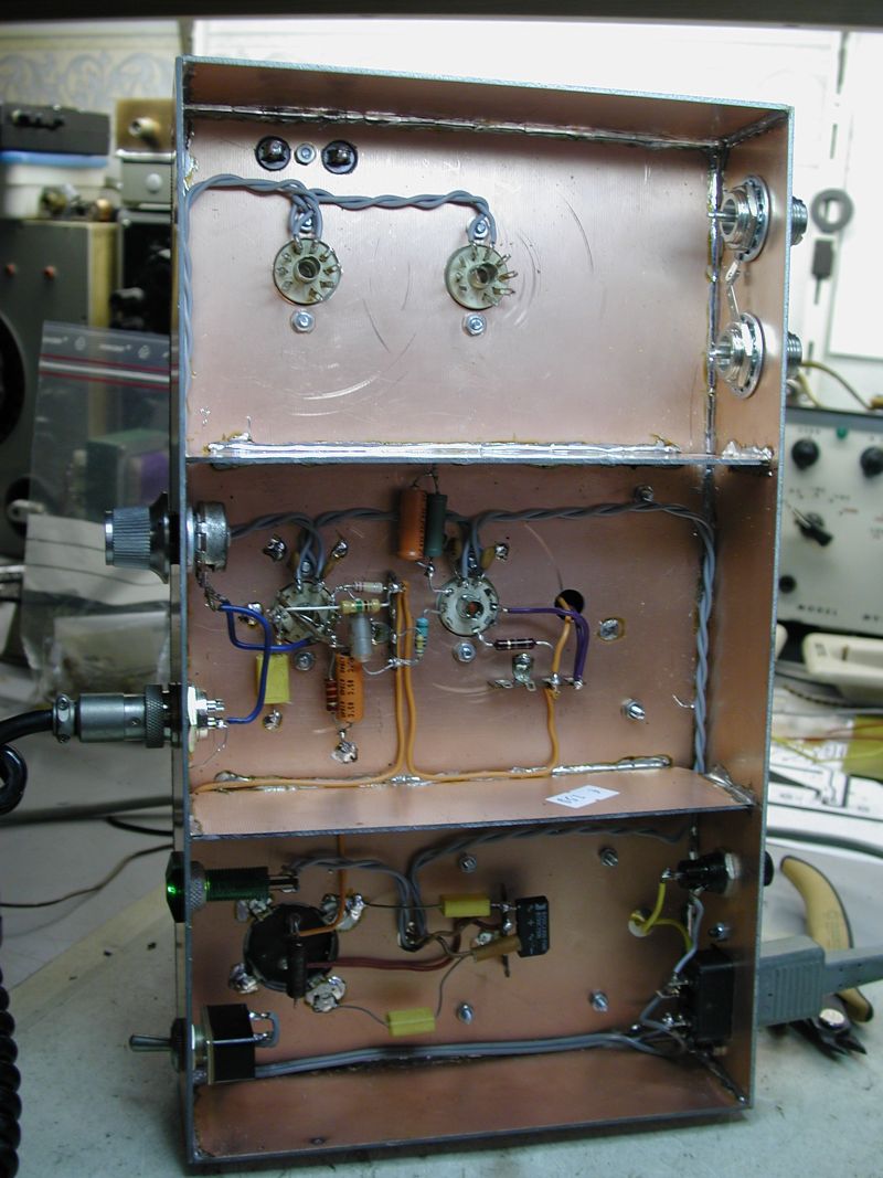 http://welther.nl/hugo/Zendamateur/80m%20tube%20experimenten/DSCN0018.JPG