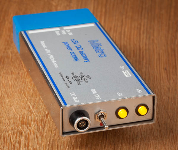 http://www.miedema.dyndns.org/co/5V_batt_supply/IMG_5514_Mietro_battery_power_supply-600pix.jpg