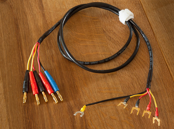 http://www.miedema.dyndns.org/co/2017/r-weerstand/kabel/IMG_0218_CAT5-AU_4draads-Ohm-kabel-600pix.jpg