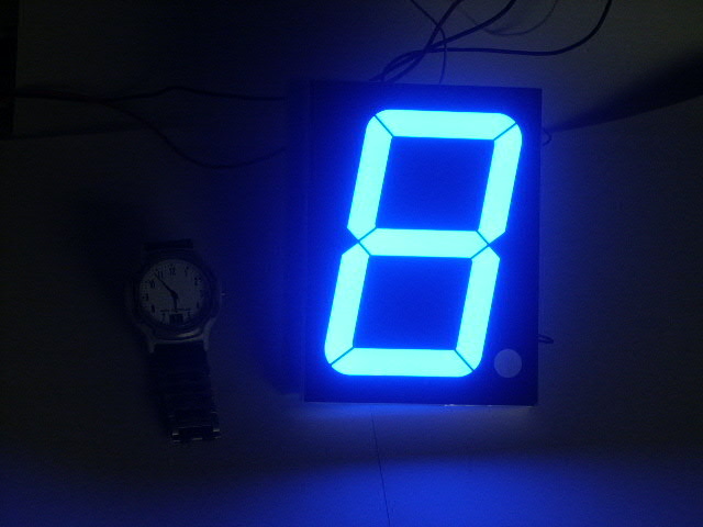 http://www.turbokeu.com/myprojects/ledclock/pict0010.jpg