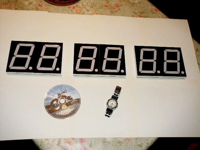 http://www.turbokeu.com/myprojects/ledclock/pict0006.jpg