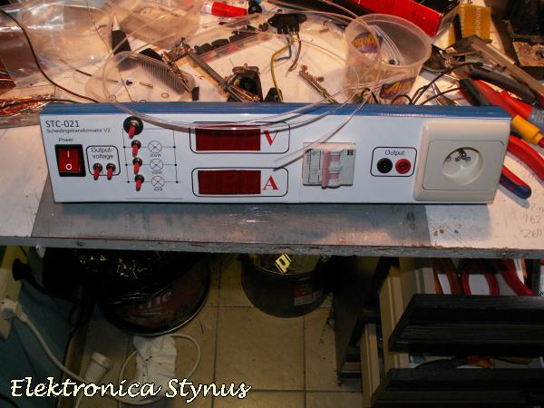 http://www.elektronicastynus.be/Projecten/Scheidingstransformator_V2/1268858236.jpg