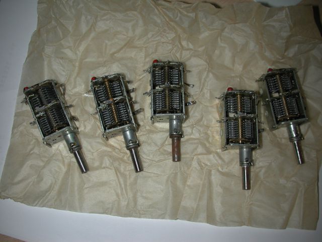 http://welther.nl/hugo/Zendamateur/80m%20tube%20experimenten/Afstem%20C's%201%20klein.jpg