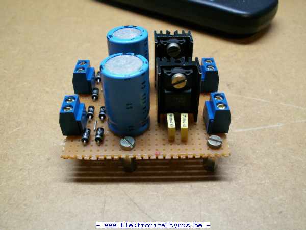 http://www.elektronicastynus.be/Projecten/labvoeding/Voeding_06_06_07_1.jpg
