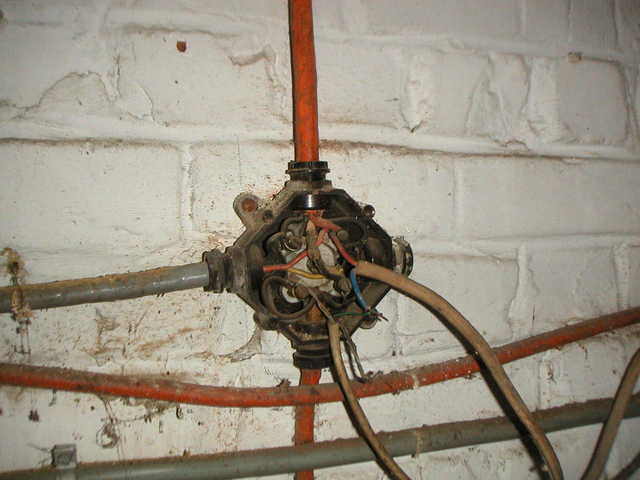 http://www.fordcapri.be/waregem/elec/640/PICT0480.jpg