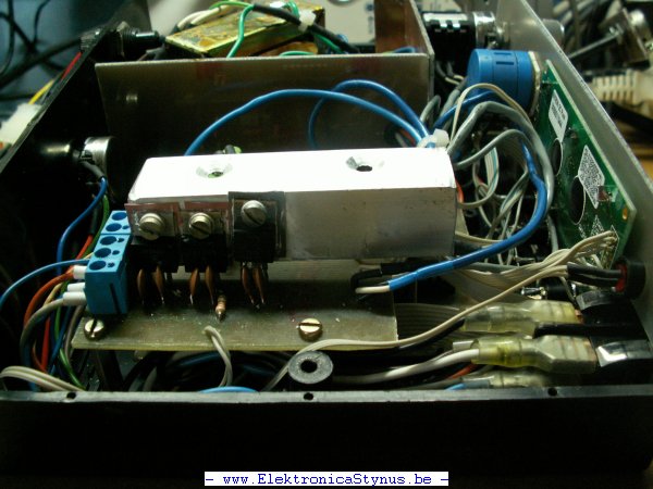 http://www.elektronicastynus.be/Projecten/Functiegenerator/Functiegen_18_08_2007_1.jpg