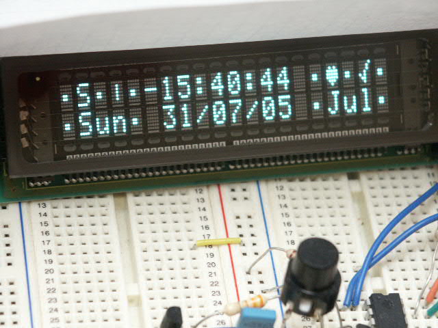 http://www.turbokeu.com/myprojects/lcdclock/vfd2x20.jpg