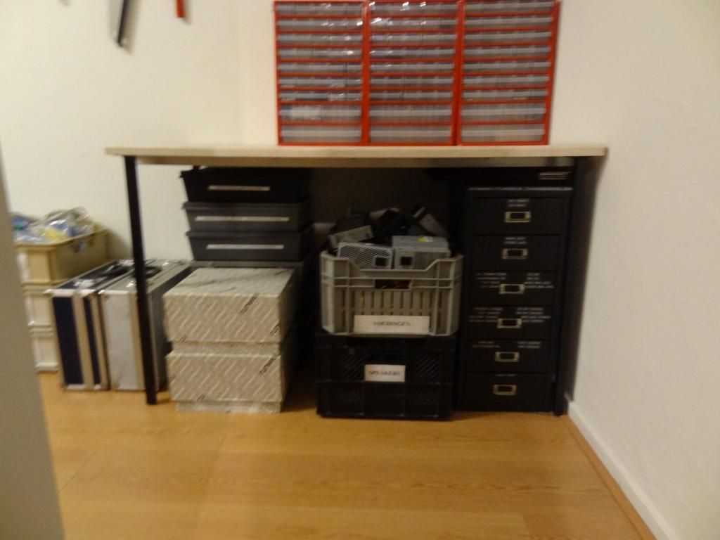 http://img.photobucket.com/albums/v643/Twan1983/Herinrichting%20hobbykamer%202013/DSC00538_zps7032b75a.jpg
