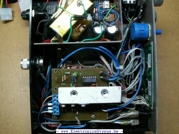 http://www.elektronicastynus.be/Projecten/Functiegenerator/Functiegen_18_08_2007_2.jpg